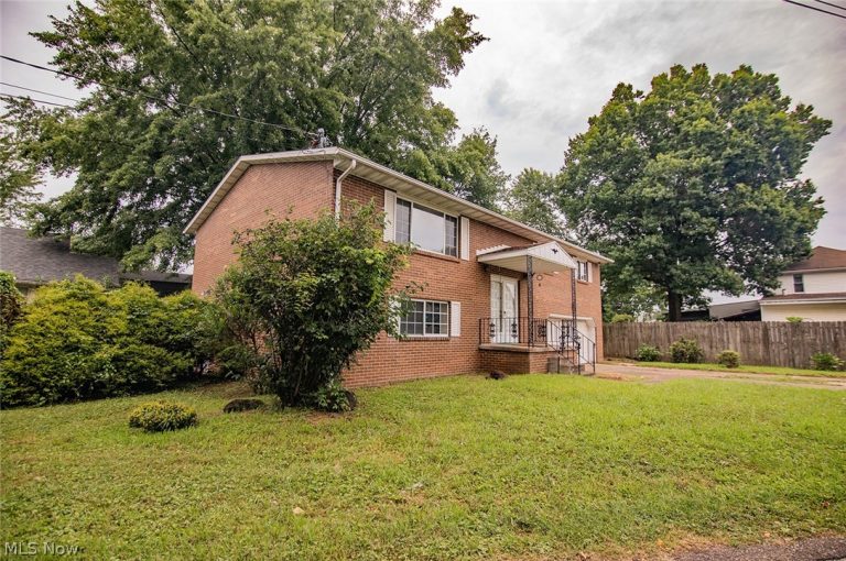 417 57th Street, Vienna, WV - Photo 2