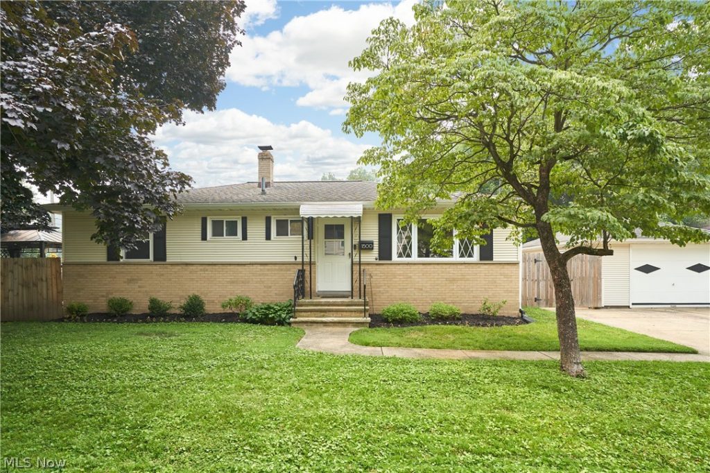 1500 Marlowe Avenue, Akron, OH