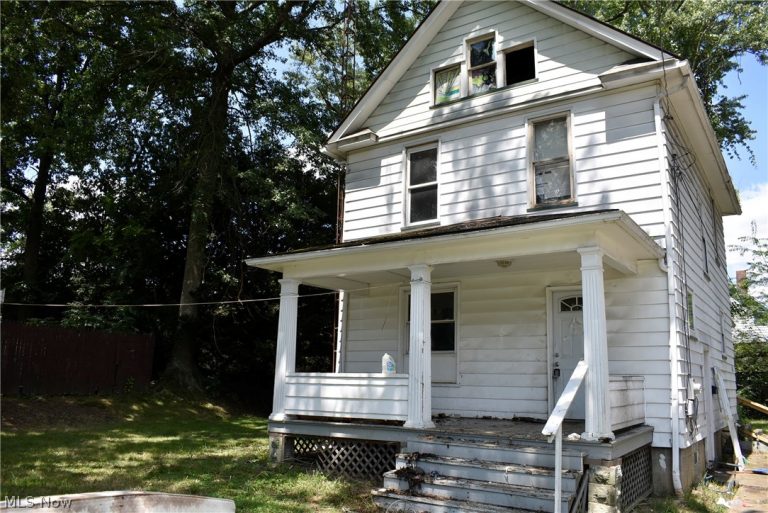 47 Lincoln Avenue, East Palestine, OH, 44413