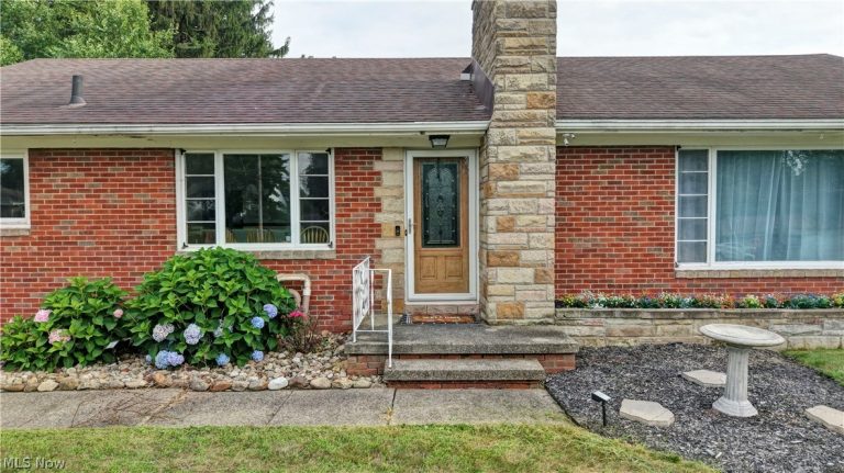 3122 Sweitzer Street, Uniontown, OH - Photo 3