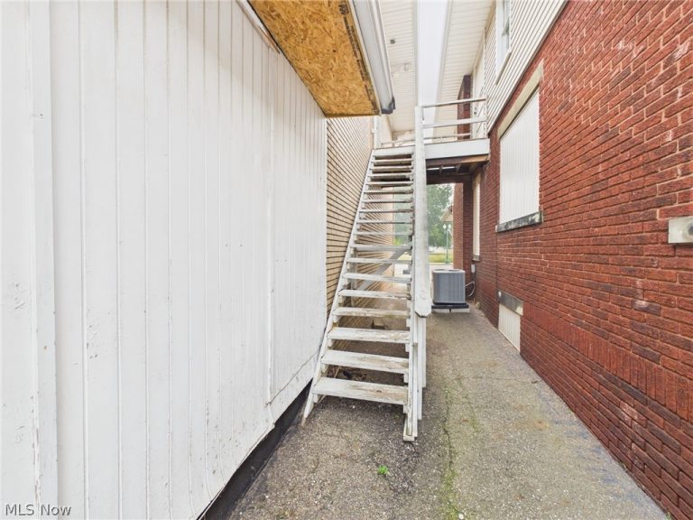 2529 Cleveland Avenue, Canton, OH - Photo 4