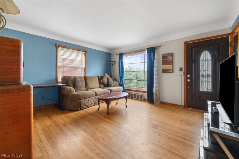 9405 Ansonia Avenue, Brooklyn, OH - Photo 6