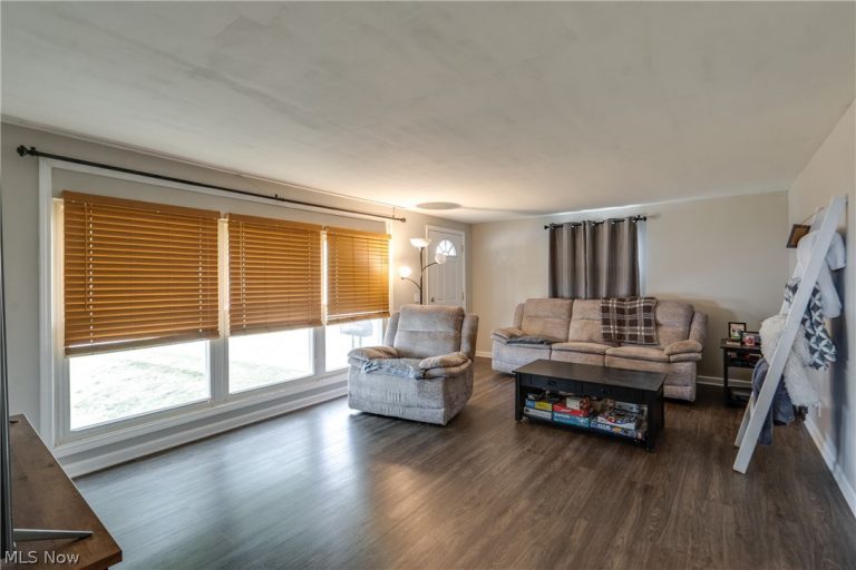 1425 Colonial Boulevard, Canton, OH - Photo 4