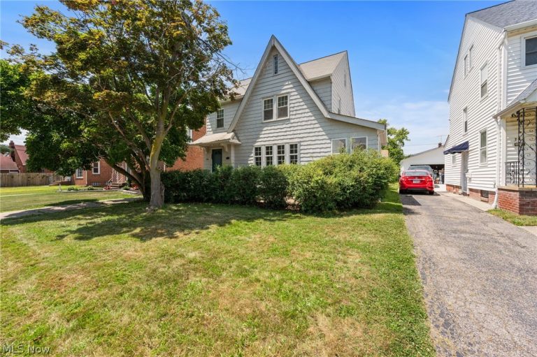 396 214th Street, Euclid, OH - Photo 2
