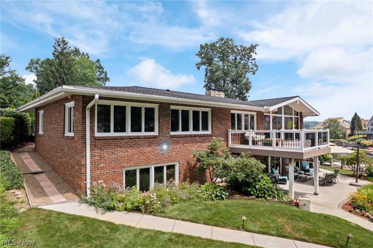 114 Lake Front Drive, Green, OH - Photo 4