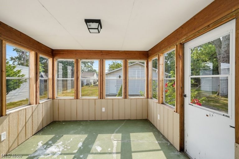 1405 Washington Boulevard, Mayfield Heights, OH - Photo 8