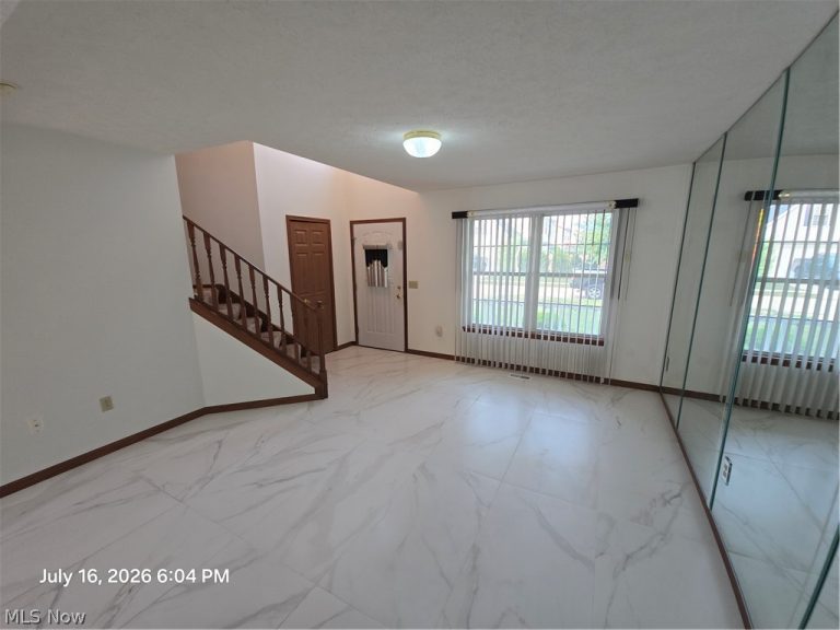 6400 Monroe Lane, North Ridgeville, OH - Photo 8