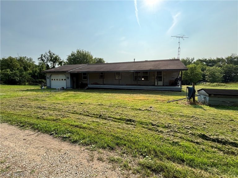 8064 Pinoak Drive, Carrollton, OH, 44615
