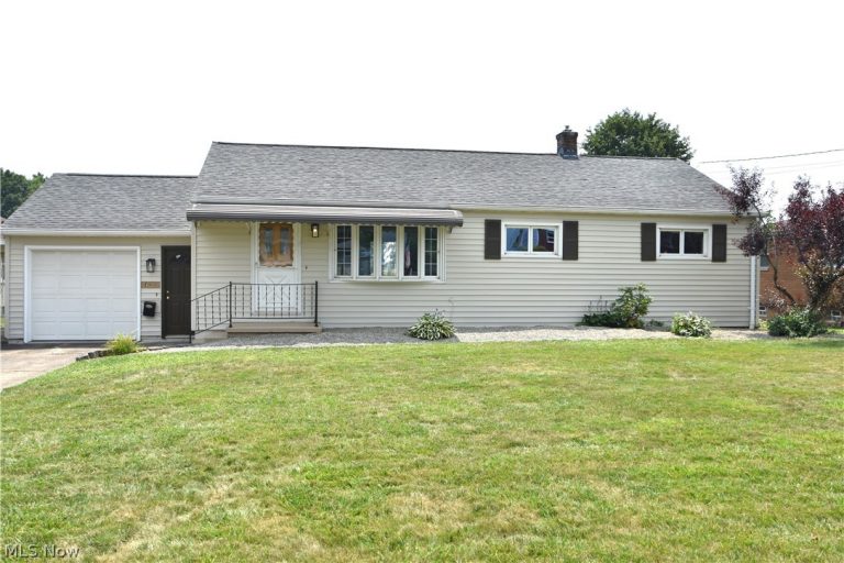 421 Parkview Drive, Girard, OH, 44420