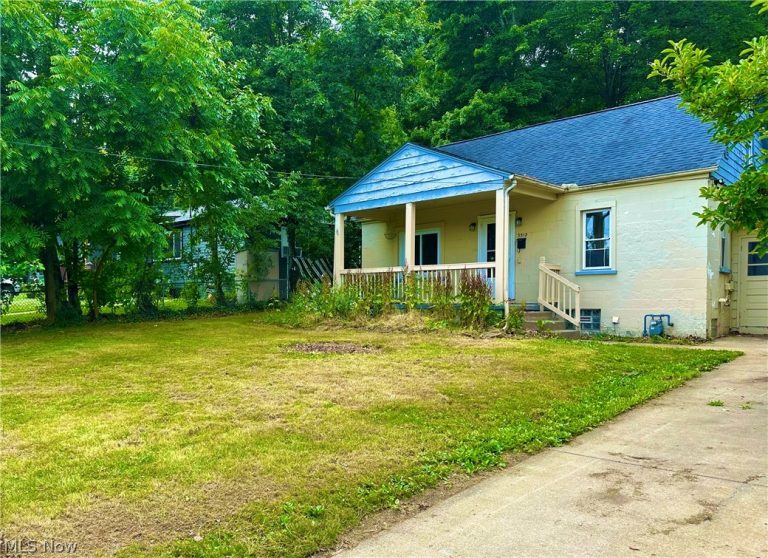 3512 Tangent Street, Youngstown, OH - Photo 2