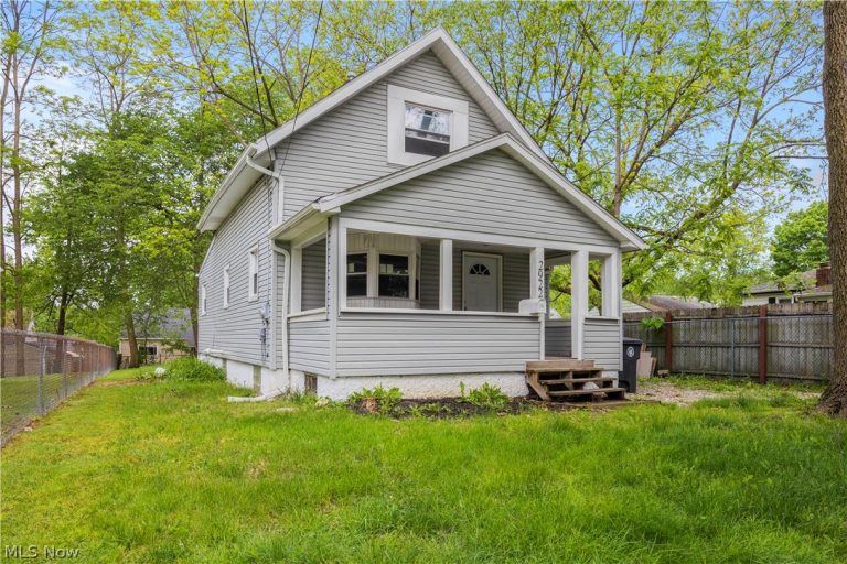 2922 Cory Avenue, Akron, OH - Photo 2