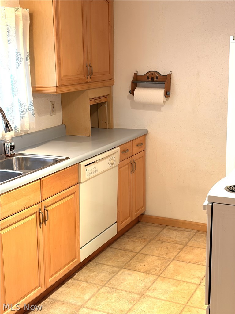 1306 Prospect Street, Elyria, OH - Photo 6