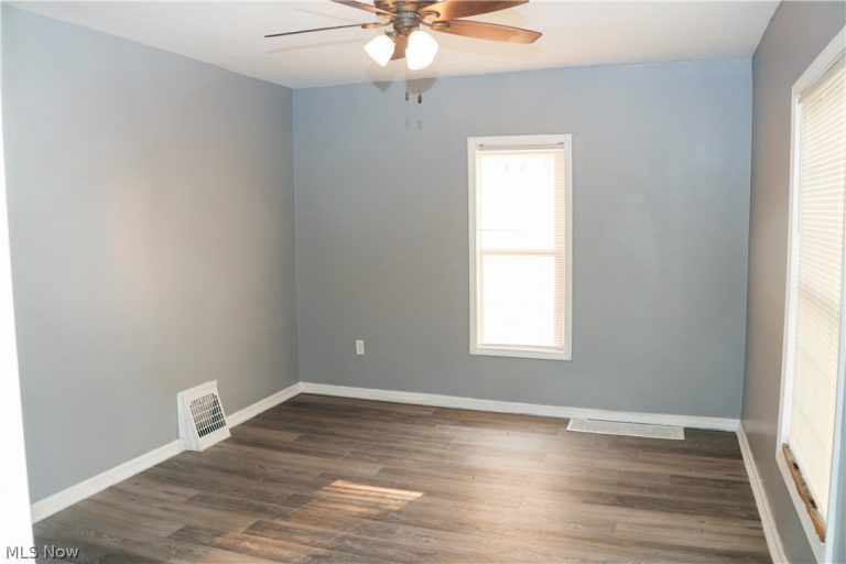 240 Miller Avenue, Akron, OH - Photo 5