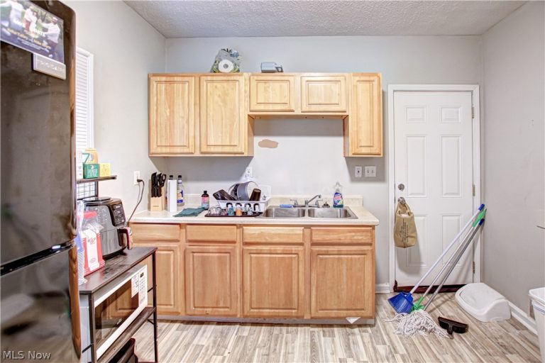 3713 151st Street, Cleveland, OH - Photo 4