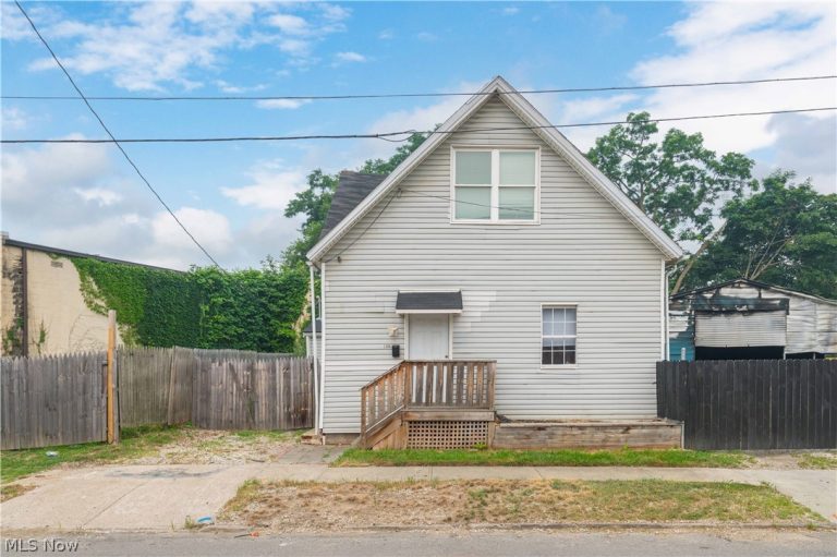 3208 66th Street, Cleveland, OH - Photo 2
