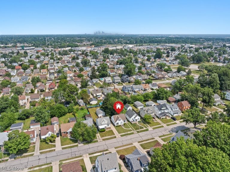 5702 Theota Avenue, Parma, OH - Photo 4