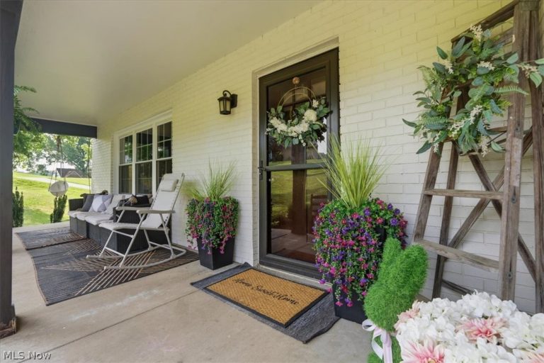 12 Valley View Drive, Vienna, WV - Photo 8