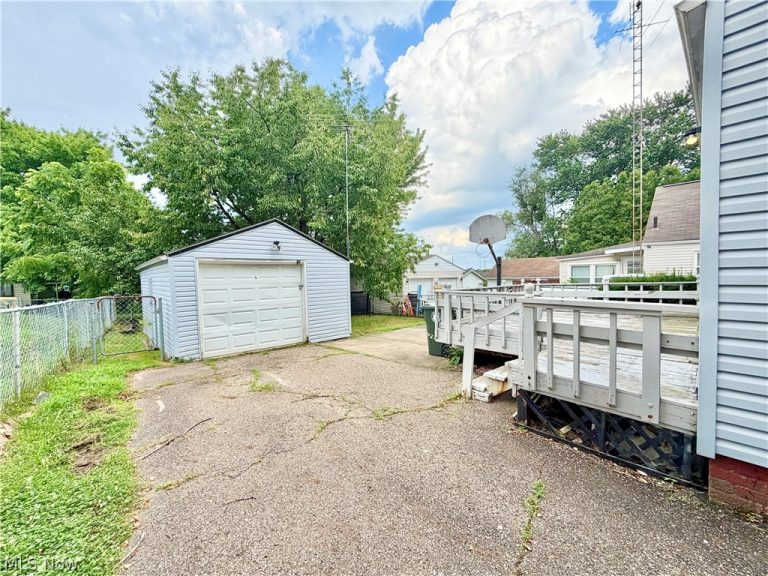 1611 27th Street, Canton, OH - Photo 4