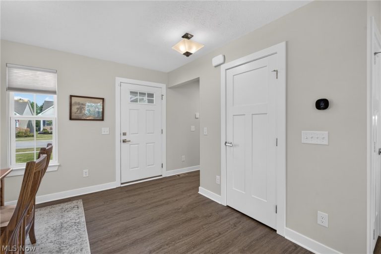 34805 Keller Farm Court, Grafton, OH - Photo 8