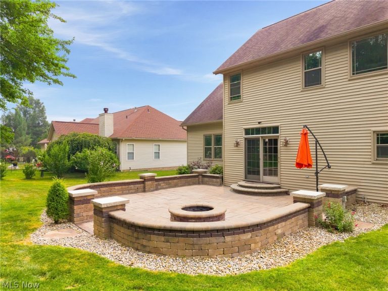 2559 Chadwell Circle, North Canton, OH - Photo 4