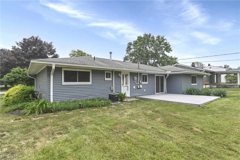 13366 Richards Drive, Strongsville, OH - Photo 8
