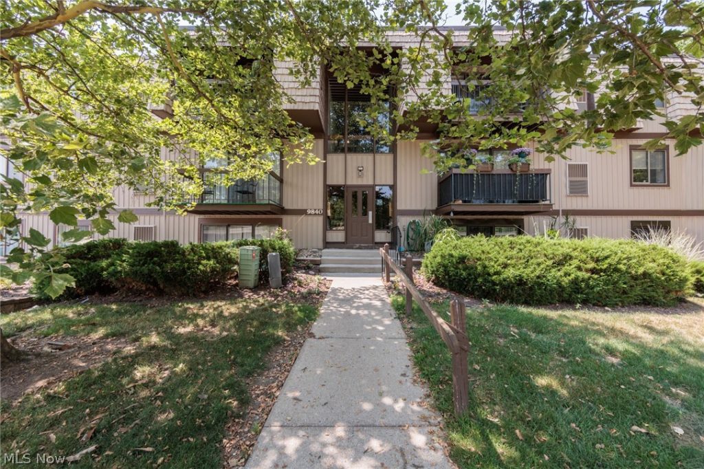 9840 Sunrise Boulevard #S-30, North Royalton, OH