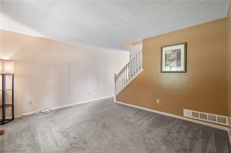 2483 Clara Street, Cuyahoga Falls, OH - Photo 8