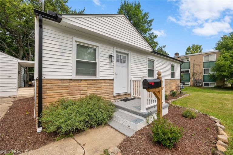 327 Baxter Street, Medina, OH - Photo 2