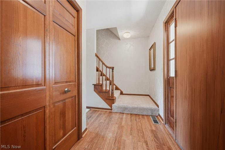 135 Seneca Trail, Hartville, OH - Photo 3