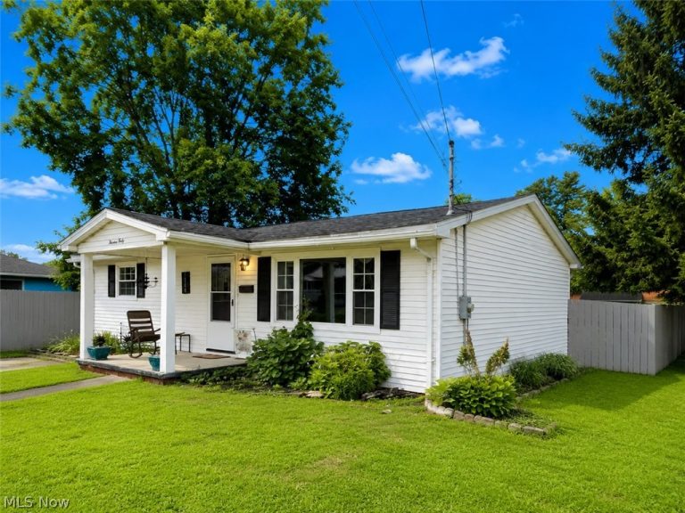 1340 39th Street, Parkersburg, WV - Photo 2