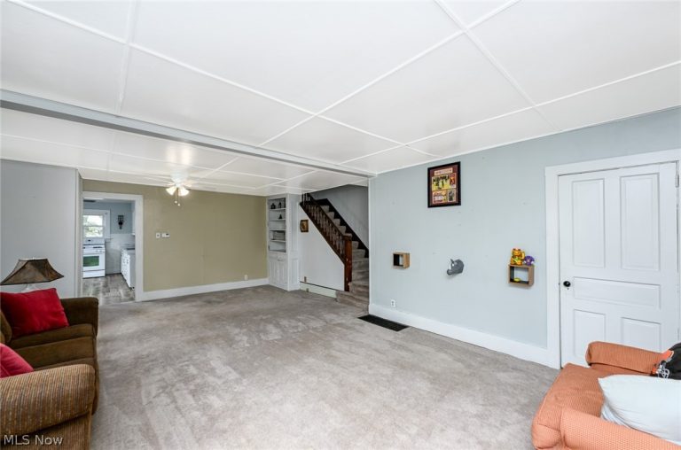 210 Pittsburgh Street, Columbiana, OH - Photo 2