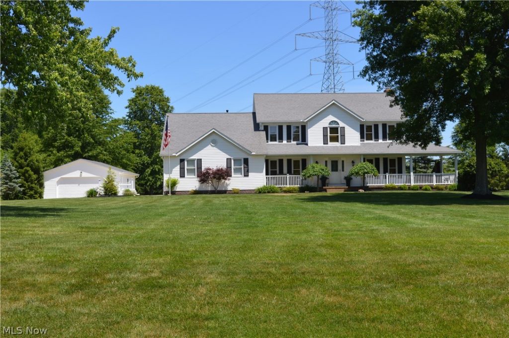 7600 Meadowood Drive, Canfield, OH