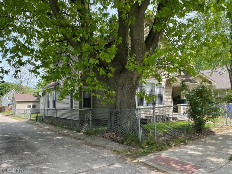 7728 Elton Avenue, Cleveland, OH - Photo 2