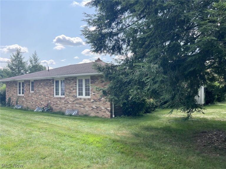 5721 Wiclif Street, Canton, OH - Photo 8