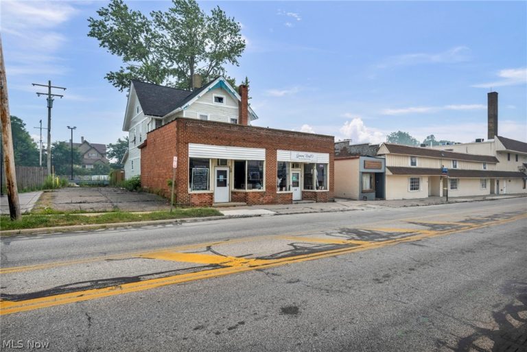 16 Columbus Street, Bedford, OH - Photo 3