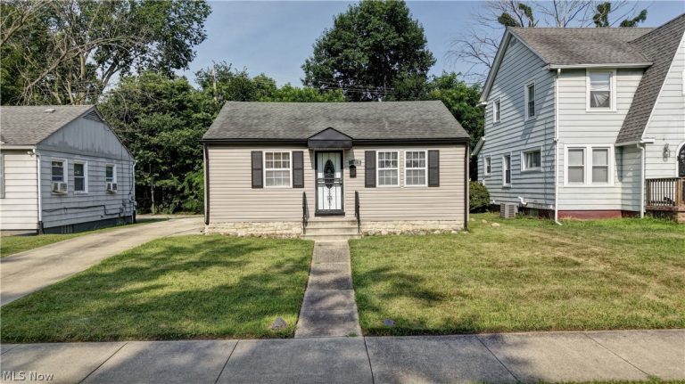 888 Frederick Boulevard, Akron, OH - Photo 2