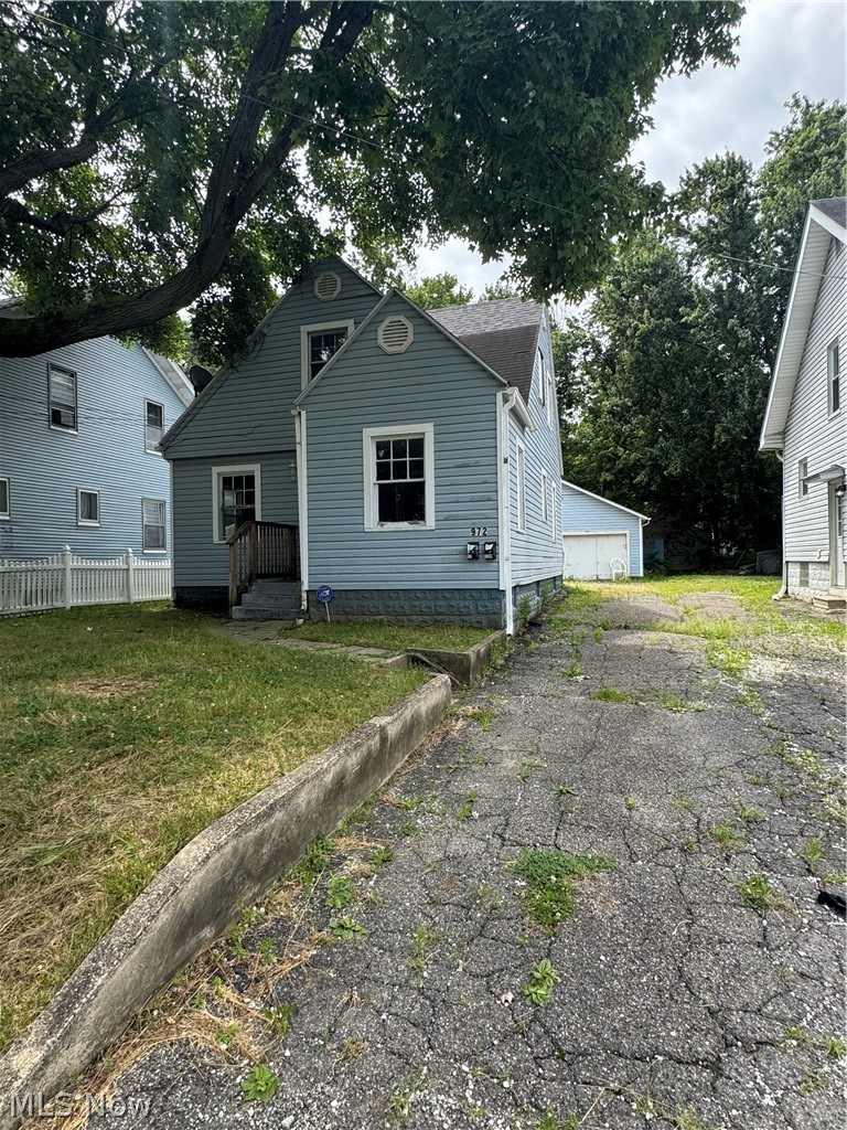 972 Hunt Street, Akron, OH - Photo 2