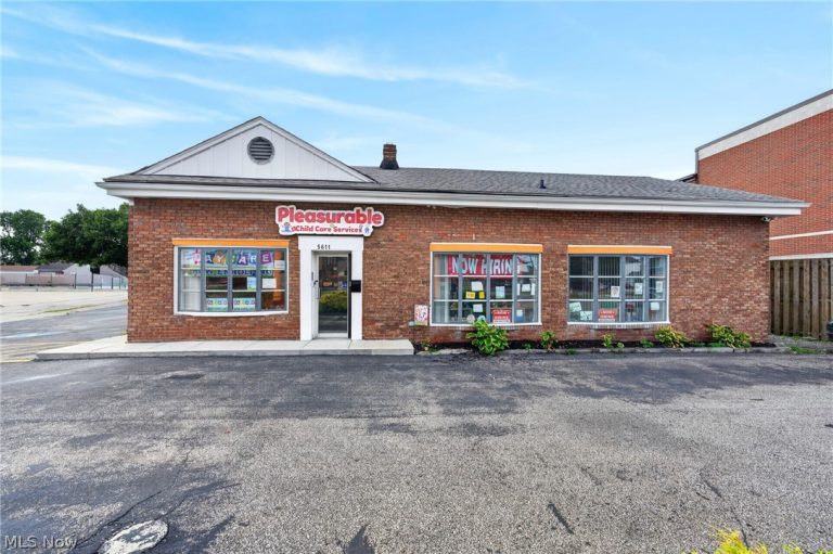 5611 Pearl Road, Parma, OH, 44129
