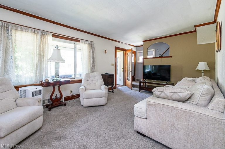 10709 Saint Mark Avenue, Cleveland, OH - Photo 4
