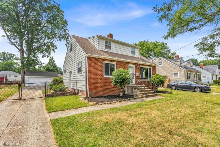 6310 Alexandria Drive, Parma, OH - Photo 2
