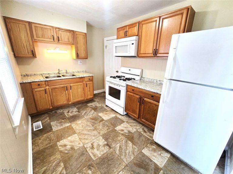 1103 30th Street, Parkersburg, WV - Photo 8
