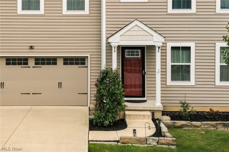 147 Springvale Drive, Amherst, OH - Photo 8