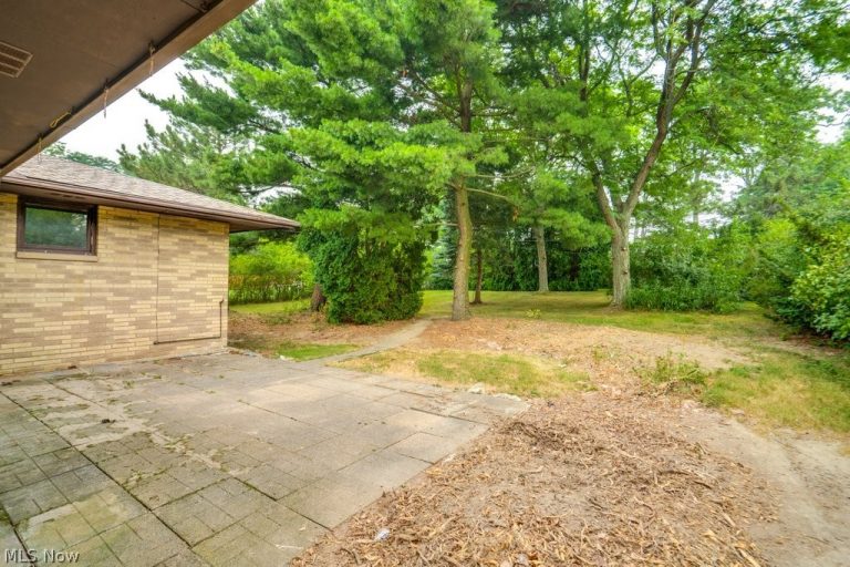 4304 Tamarack Drive, Parma, OH - Photo 4