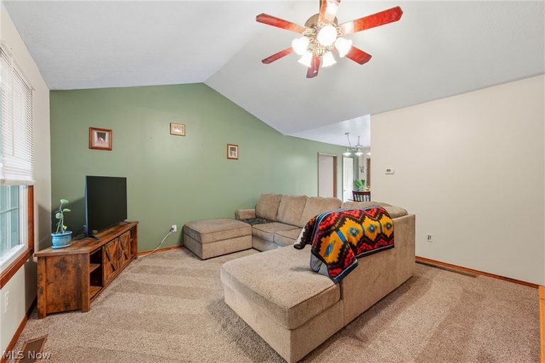 216 Pleasant Street, LaGrange, OH - Photo 4