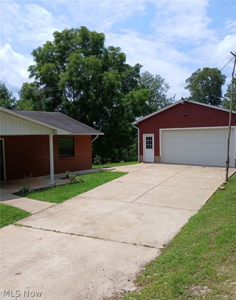 1805 Lee Creek Rd, Belleville, WV - Photo 3
