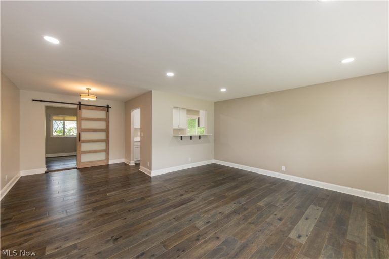 33 Oviatt Drive, Northfield, OH - Photo 3