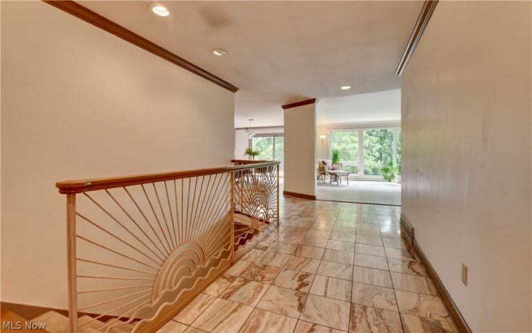 1157 Hilltop Road, New Philadelphia, OH - Photo 4