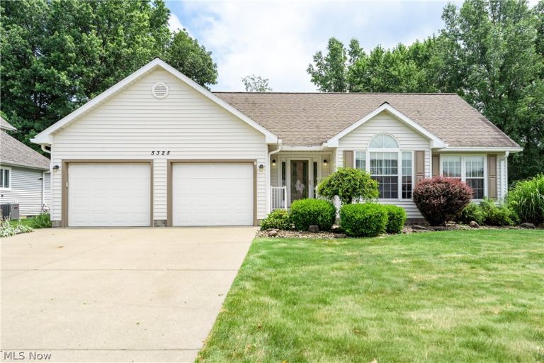 5325 Sycamore Hill Drive, New Middletown, OH, 44442