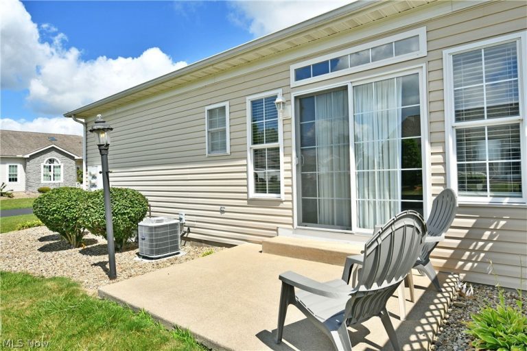 24 Abbington Drive, Warren, OH - Photo 6