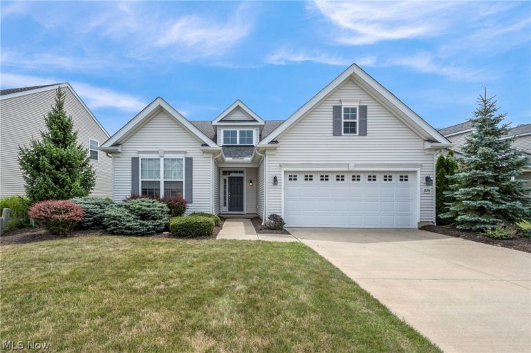 33243 Waterview Court, Avon Lake, OH - Photo 3